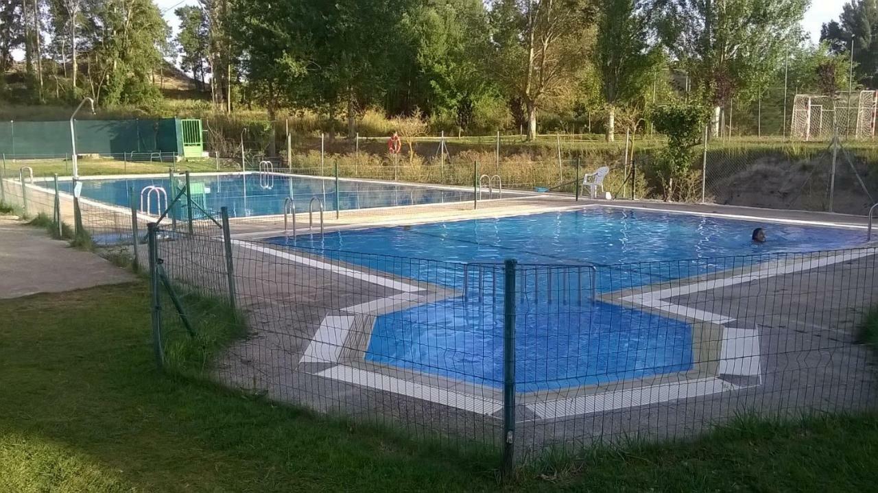 Apartamento Ribera Del Duero Reserva Tubilla del Lago المظهر الخارجي الصورة
